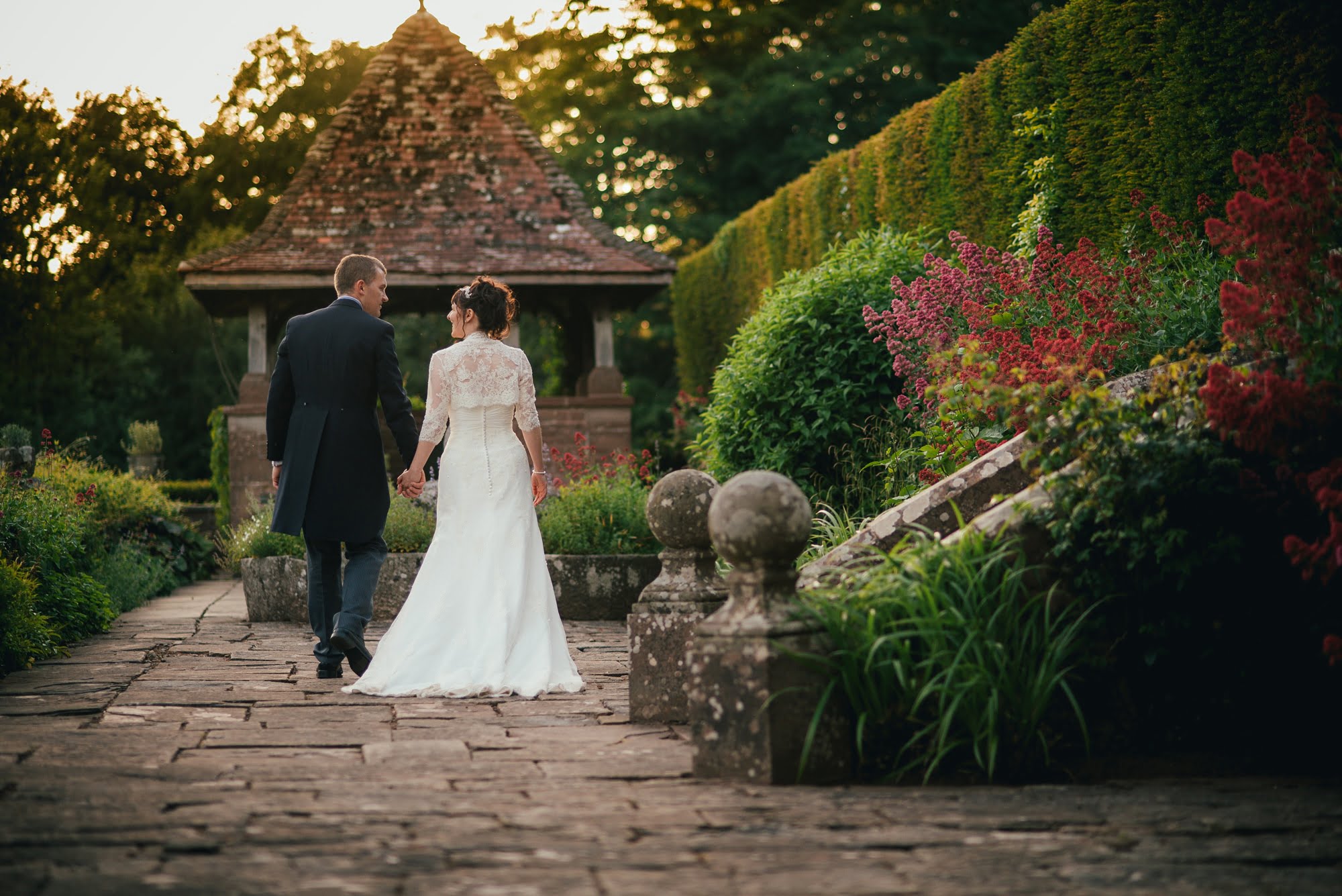 Rustic wedding at How Caple Court by Hereford Wedding Photographer