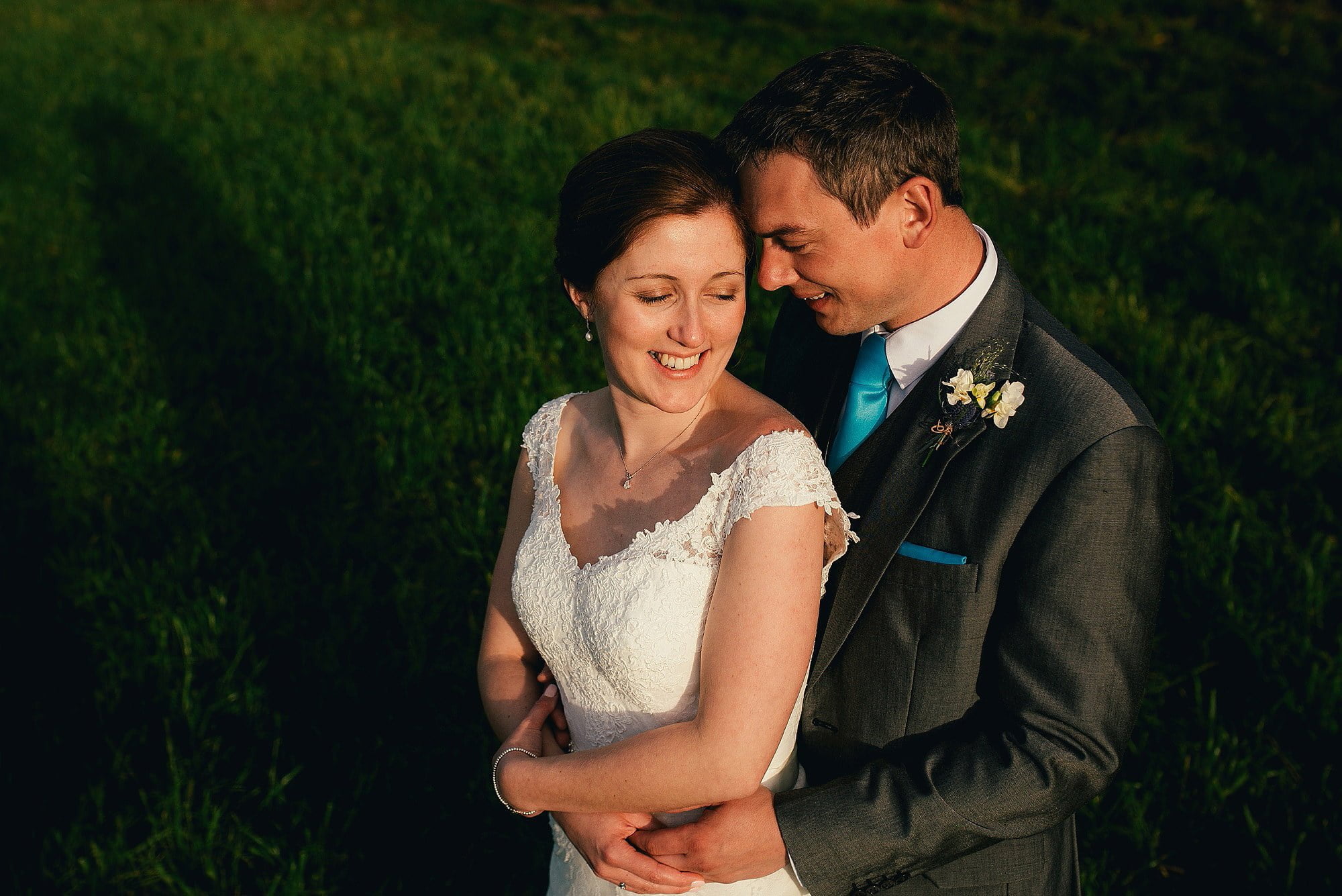 Relaxed outdoor wedding couple portraits 
